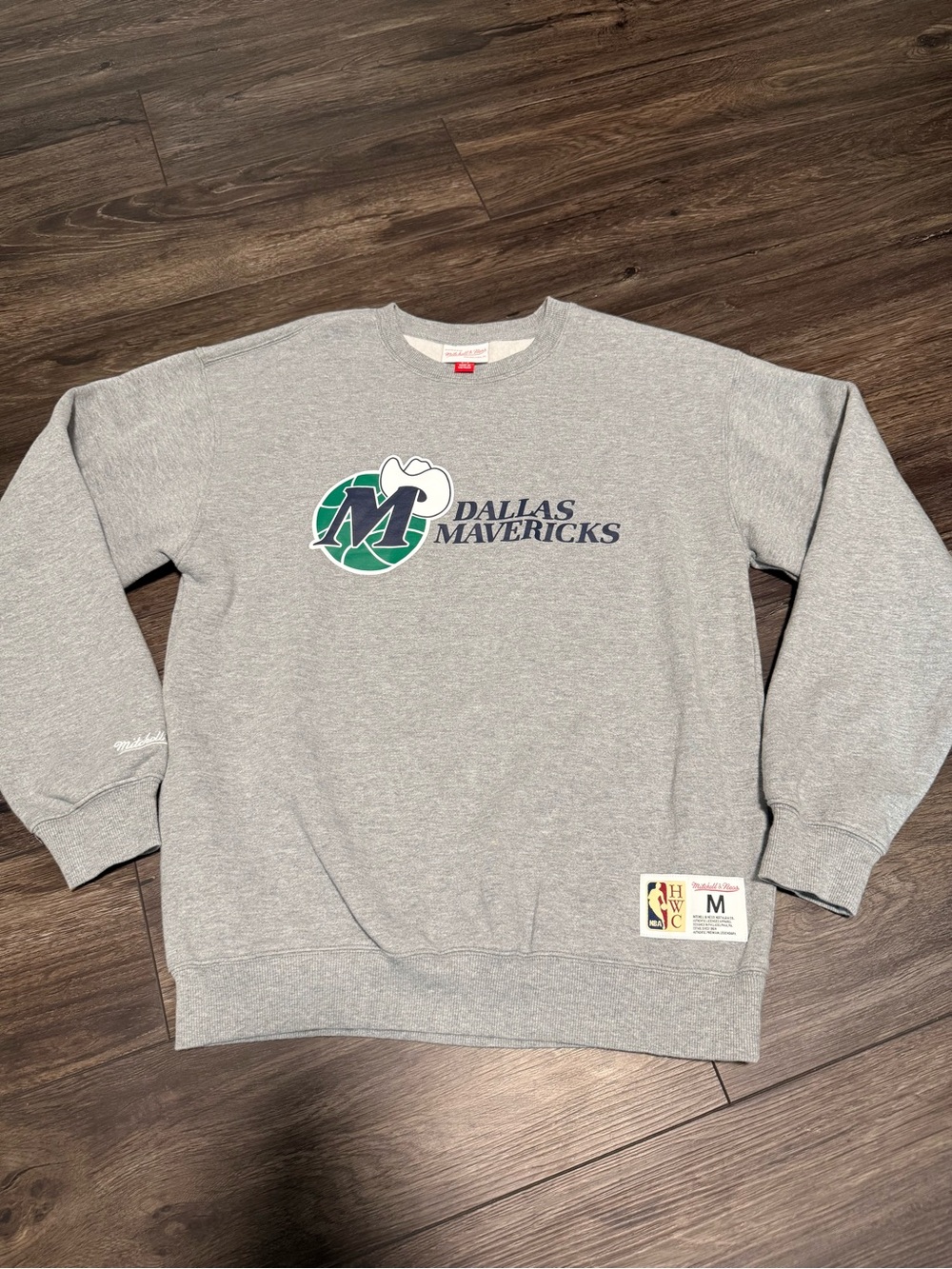 Men’s Dallas Mavericks Mitchell & Ness Grey Sweatshirt - Medium
